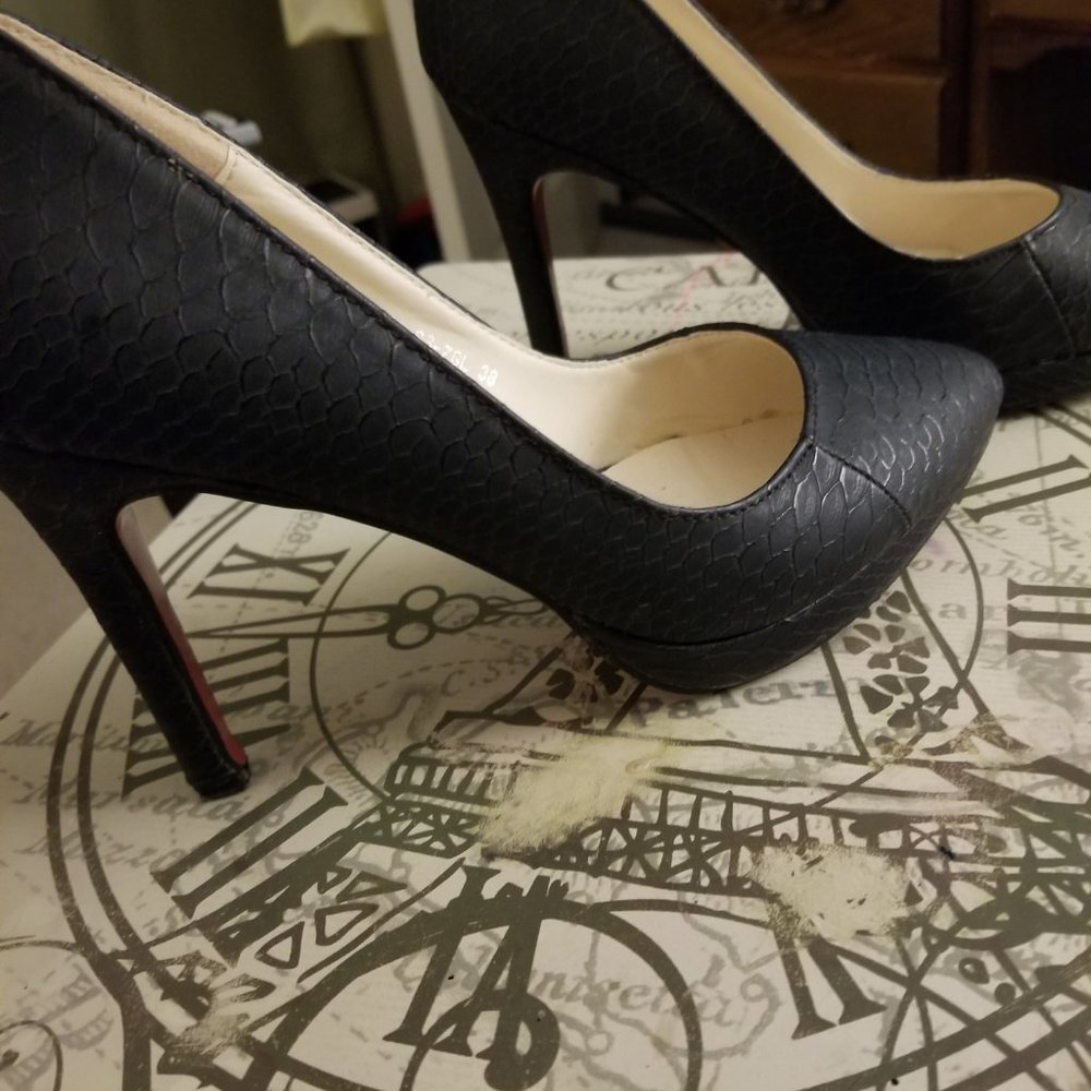 High   Heels - Picture 2 of 5